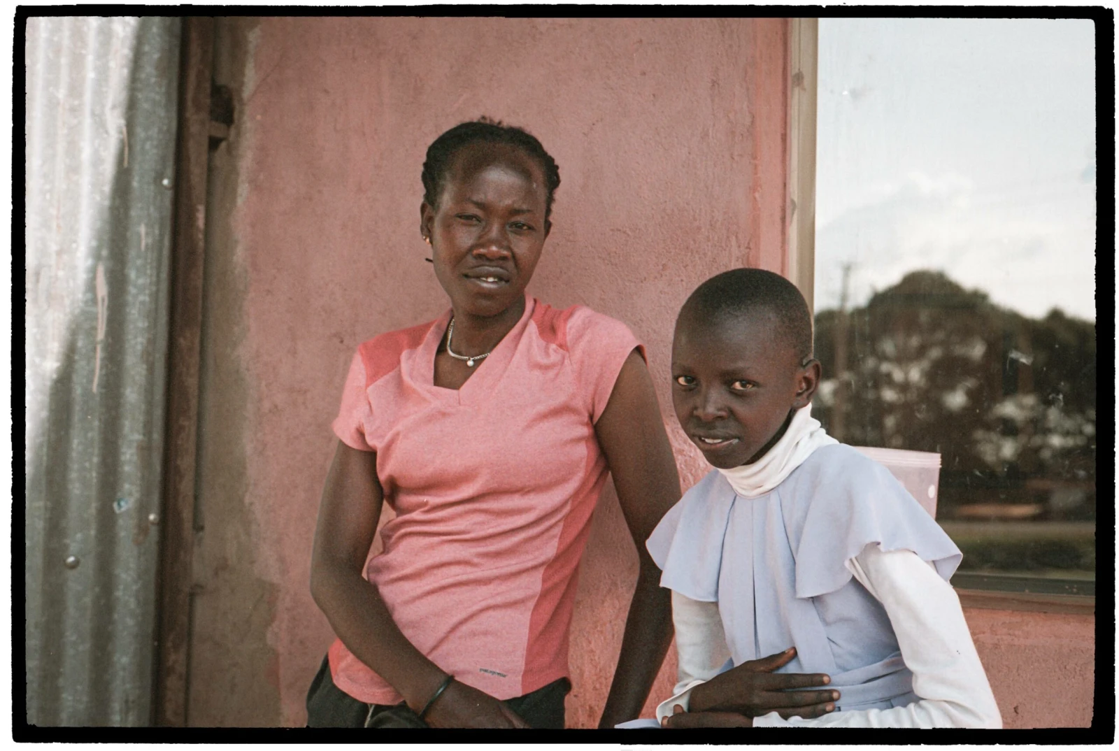 Sarah et sa voisine, Judy, la veille de la course