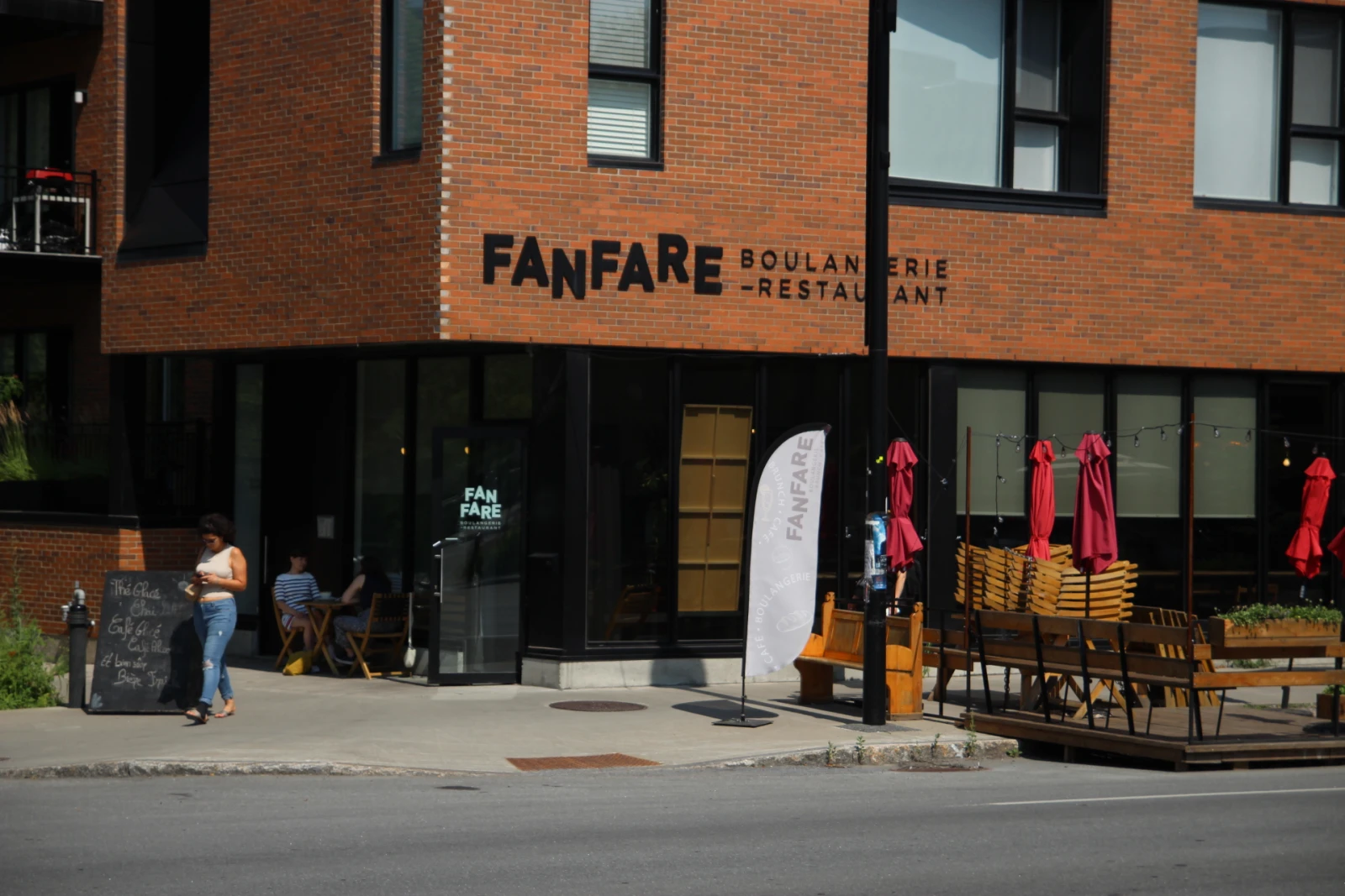 La boulangerie de l’autre côté de la rue