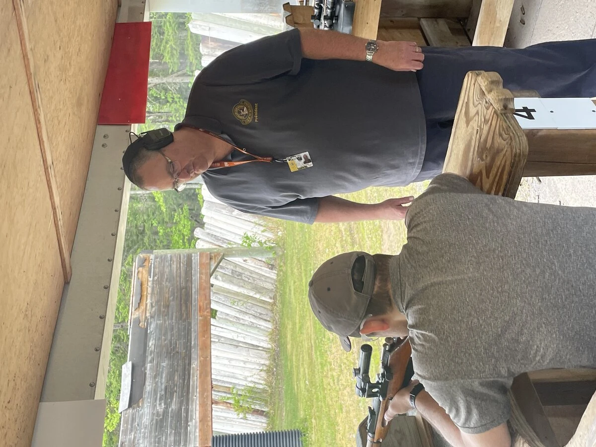 Luc Boucher en train de superviser un tireur