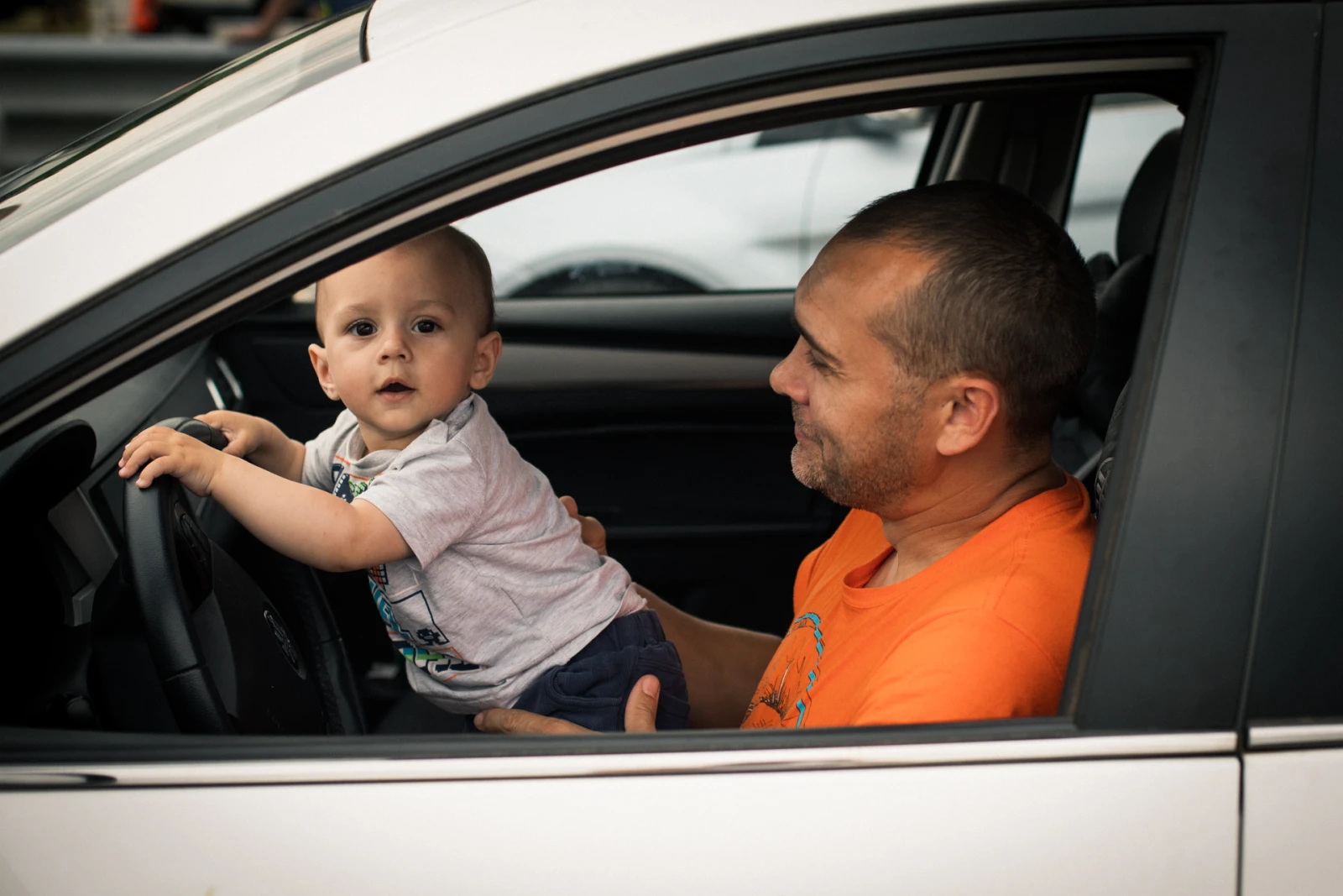 Vladimir, le petit fils de Lida, avec son père.