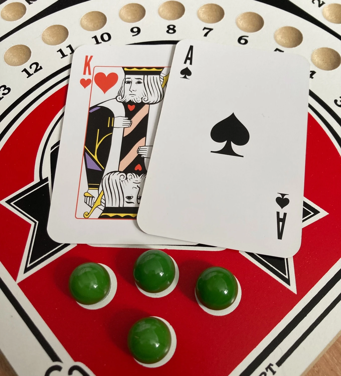 Utiliser un as ou un roi, là est la question…