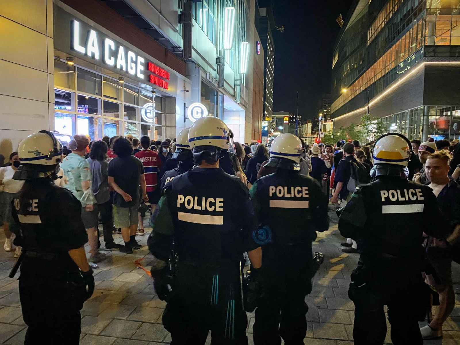 Ratio police / fans du CH très élevé.