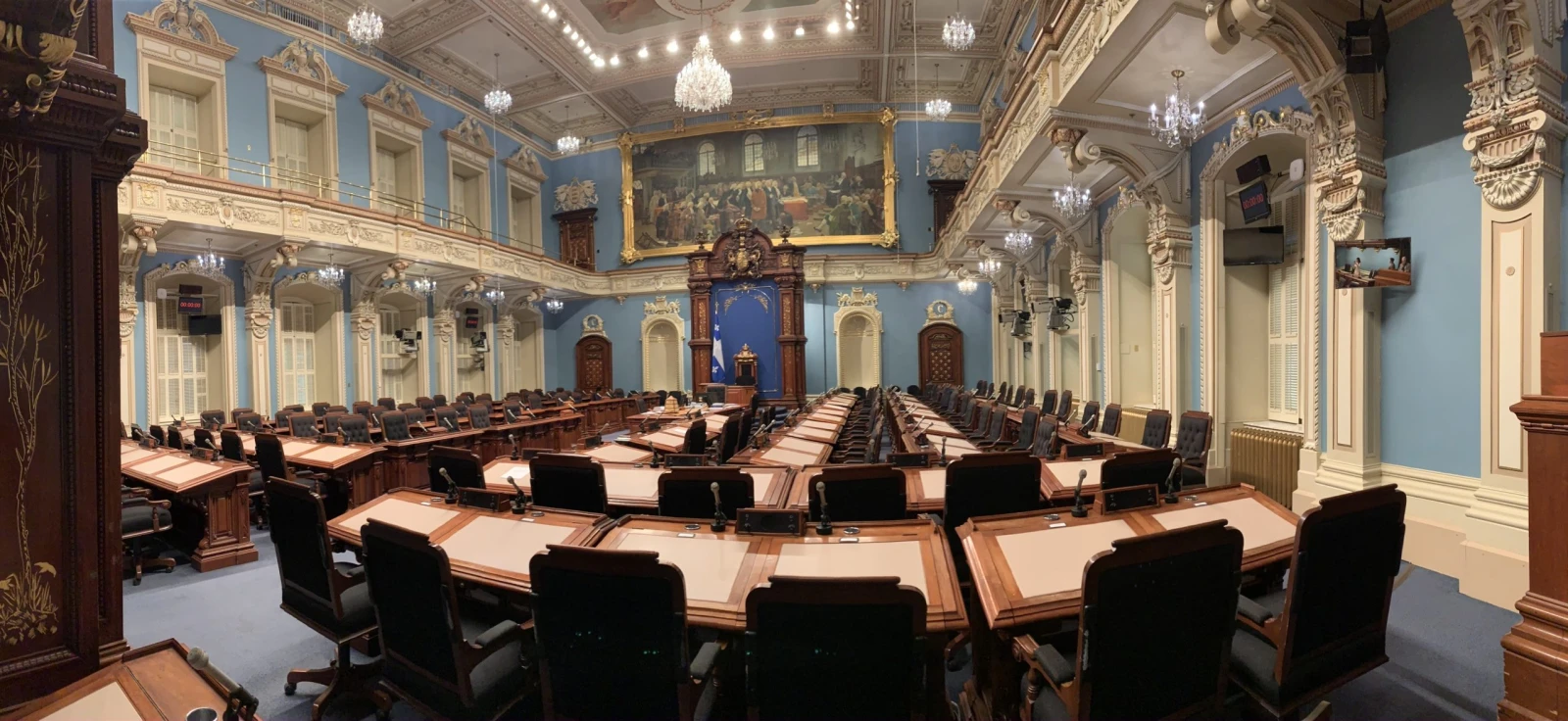 Un siège au Salon bleu, avec vue!