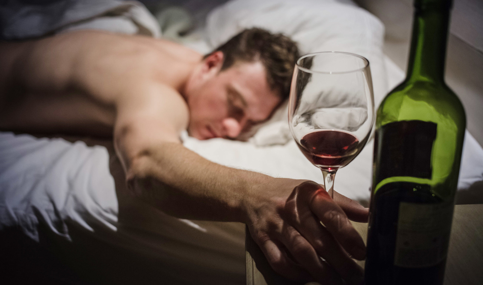 Видеть во сне пьяного мужа к чему. Напоить во сне. Запойный. Видеть во сне пьяного мужа к чему. Напоить во сне.