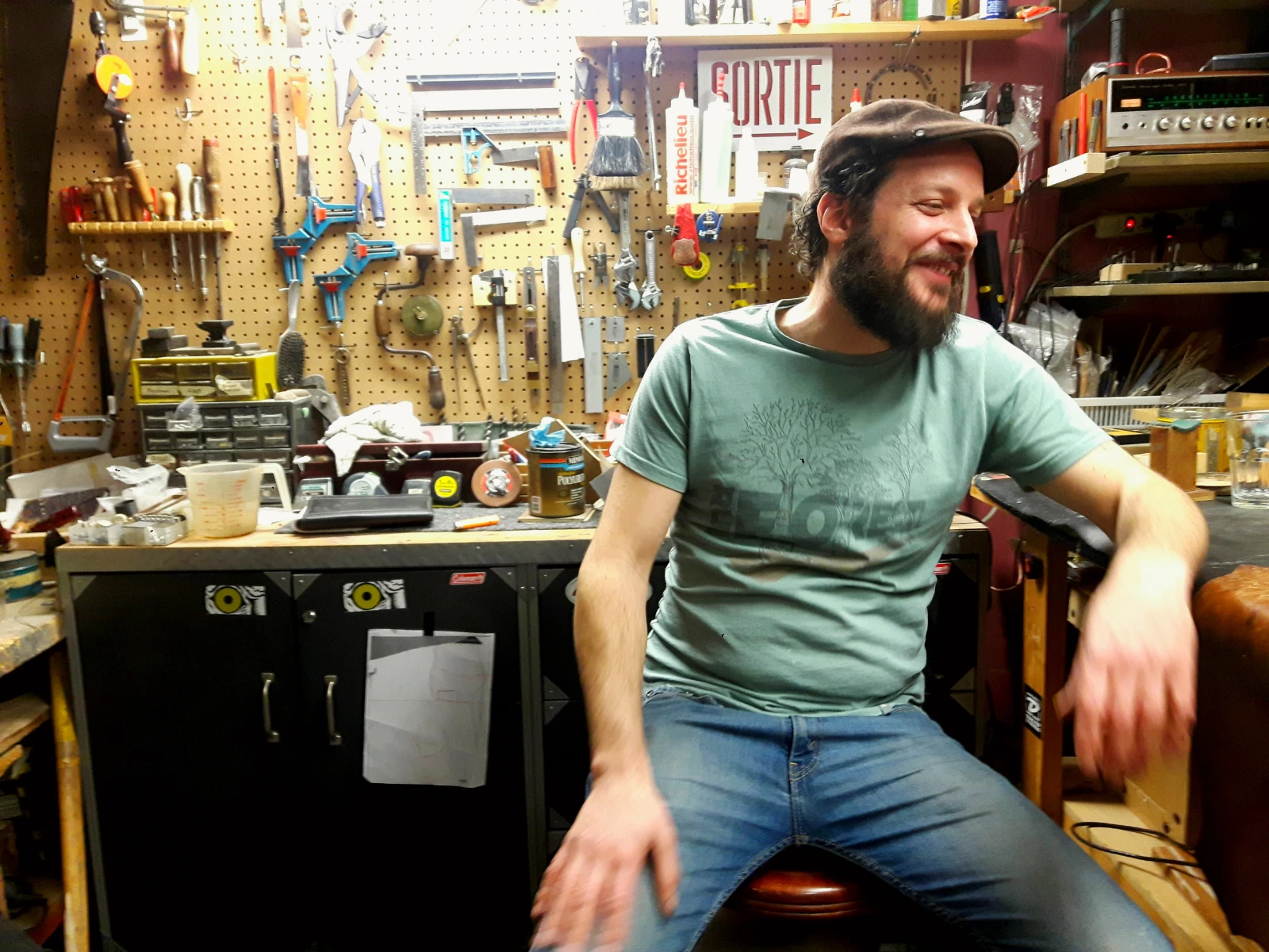 Julien Leckman dans son atelier