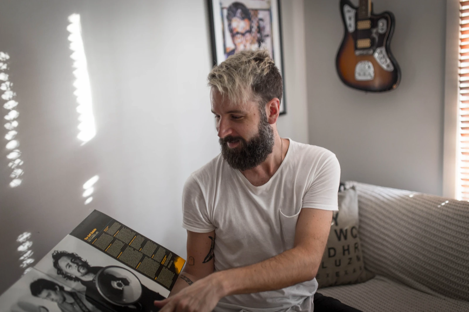 On part ça avec LOVESHIT. Quel artiste a fait les chansons d’amour (amour qui vire mal) les plus inspirantes pour toi?