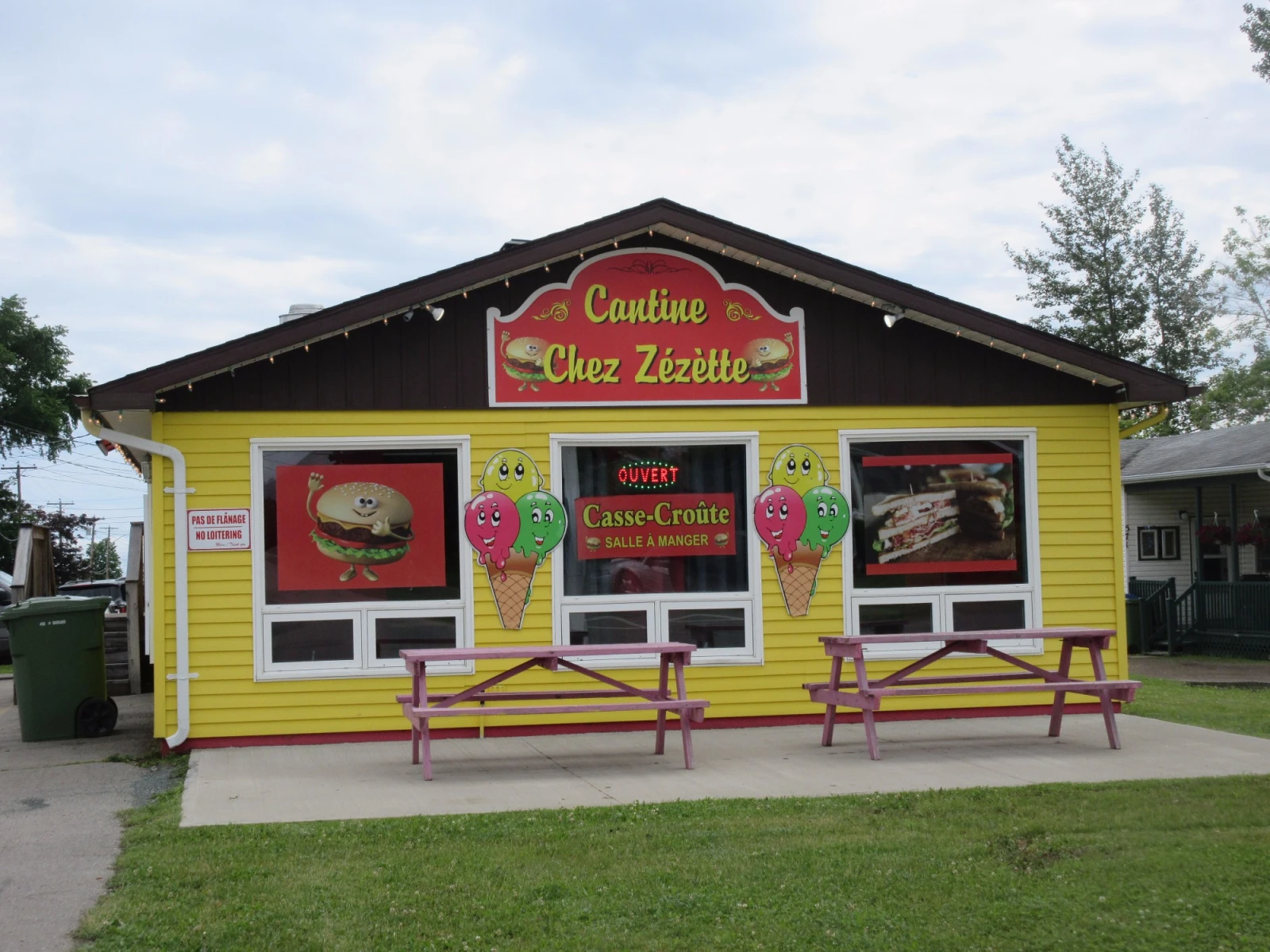 Je n’ai pas goûté la poutine de la Cantine Chez Zézètte, mais on ne m’en a dit que du bien!