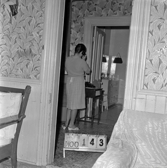 Je ne sais pas pourquoi ils prenaient aussi les photos d’expropriation à l’intérieur des maisons, mais le résultat est remarquable. Archives de la Ville de Montréal