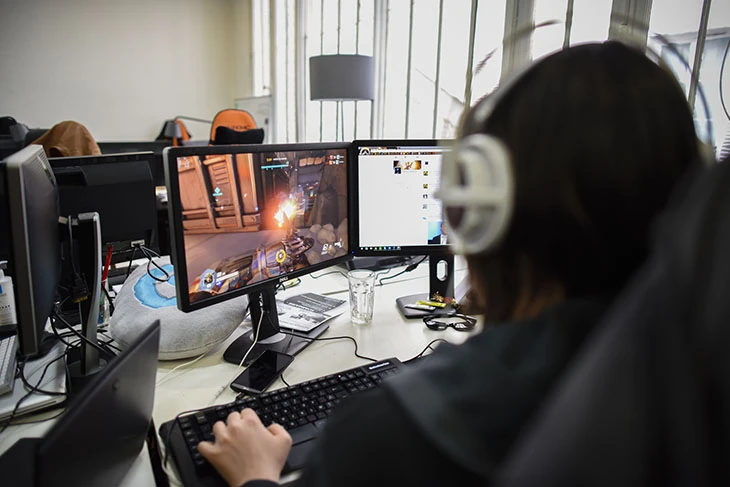 Il veut faire croire qu’il bosse / Crédits : Denis Meyer