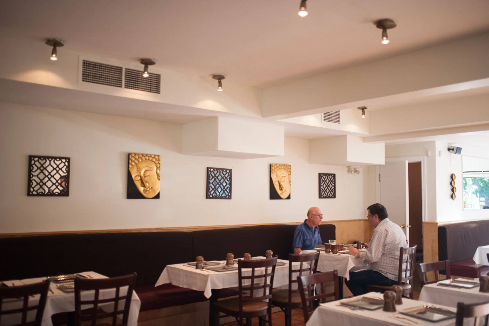 Une partie de la salle à manger