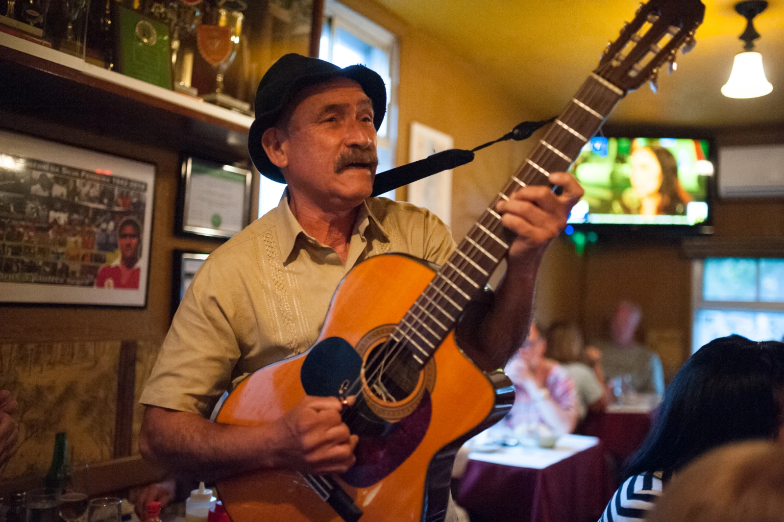 Chansonnier portugais au rendez-vous.