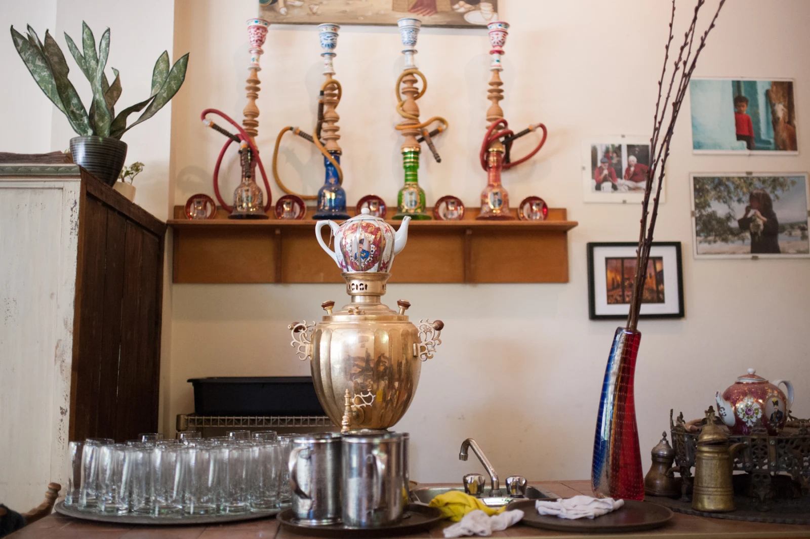 Machine à thé et shisha.