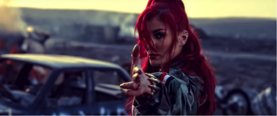 Printscreen du clip Revolution.