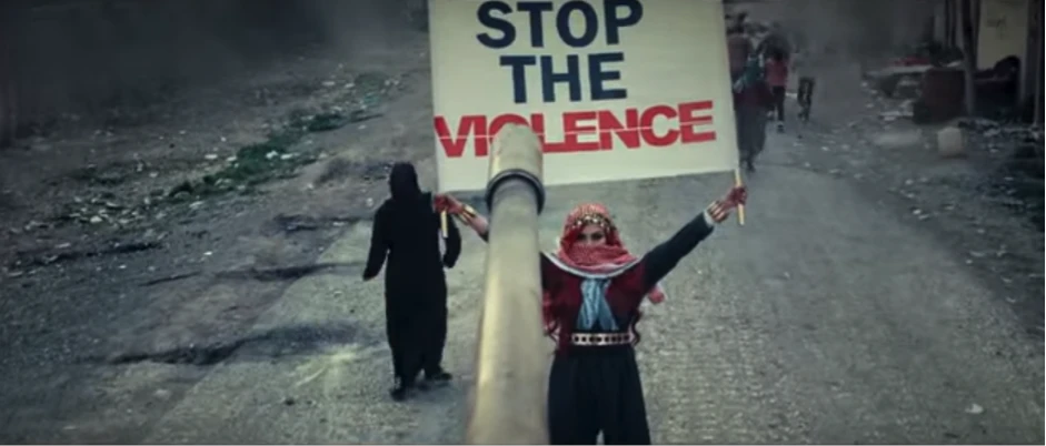 Printscreen du clip Revolution.