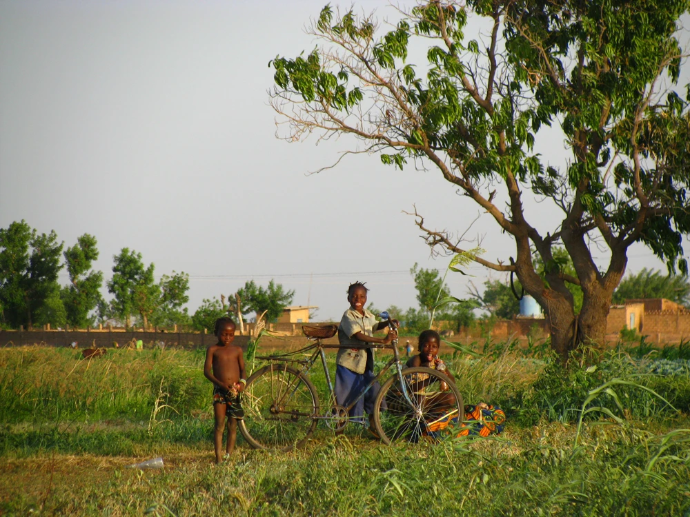Je triche, cette photo a été prise hors de Ouaga… Mais les enfants sont beaux partout dans ce pays!