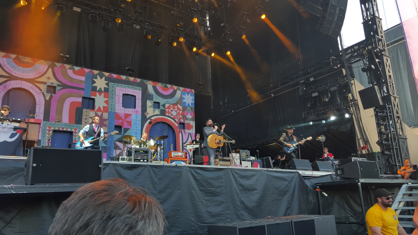 Remerciements à Samsung pour m’avoir donné un Galaxy S6 Edge: la caméra est pas mal impressionnante! Et honnêtement, ça a été pas mal simple de transférer toutes mes affaires de mon ancien téléphone à celui-ci, avec l’application Smart Switch. (Psst: ça marche aussi pour ceux qui sont tannés de leur iPhones!)