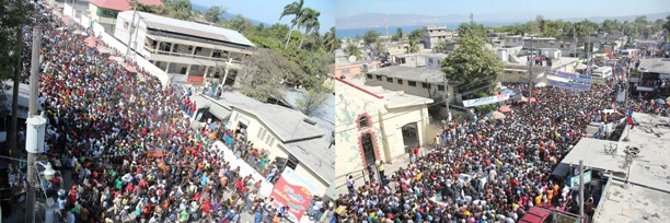 L’entrée de la procession ce midi à Carrefour, banlieue sud de Port-au-Prince.