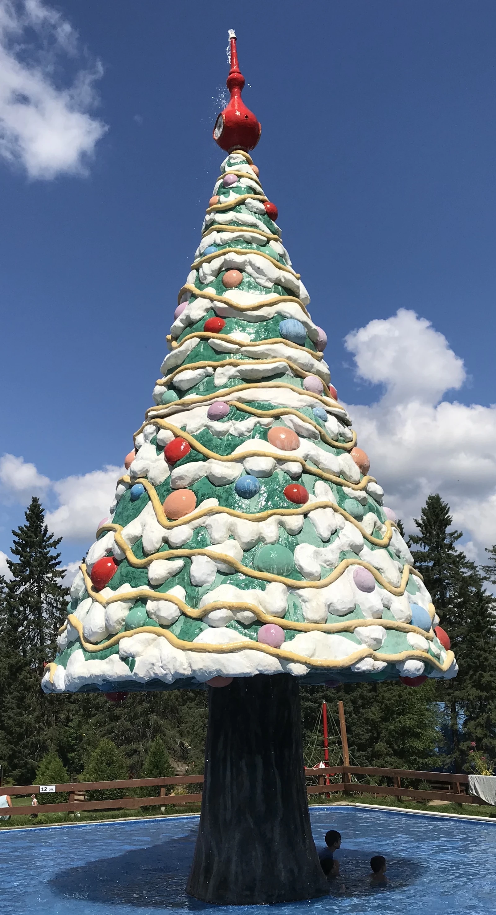 Mon beau sapin, roi des forêts.