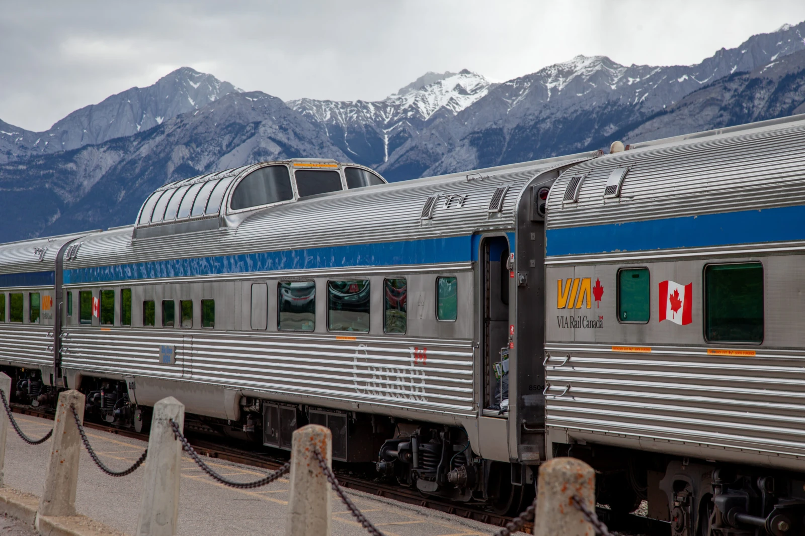 Le Transcanadien à la gare de Jasper. / Photo : Noé Girard-Blanc
