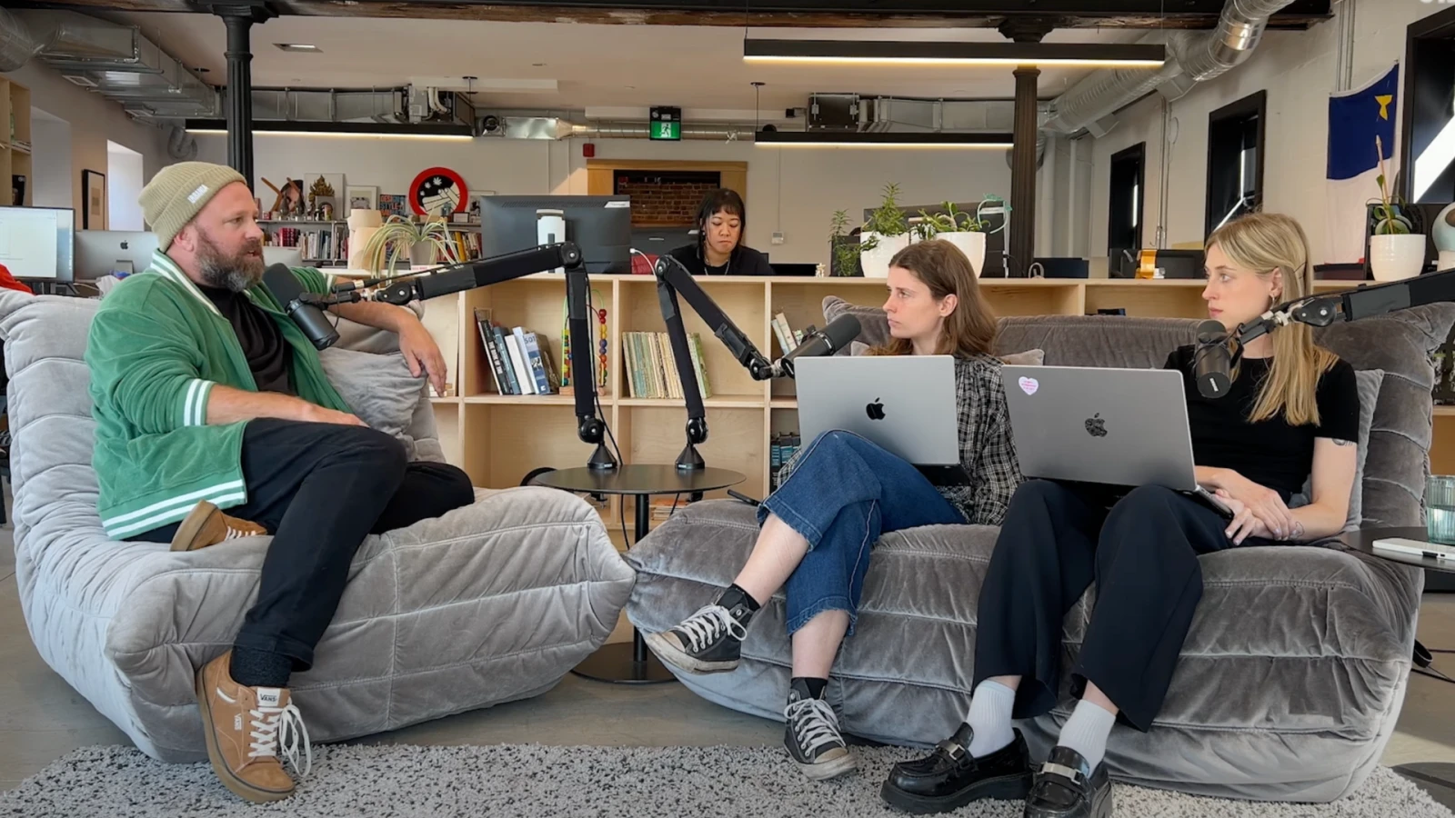 Vouloir une job plate, assumer ses menstruations et loger 7 enfants | Balado URBANIA