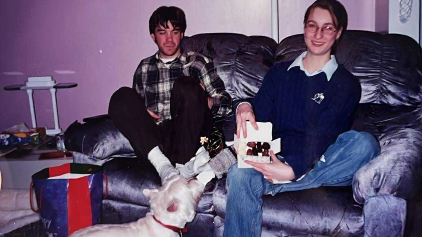 Jeune Joël, son ex-blonde et Frimousse, son fidèle destrier (1998)
