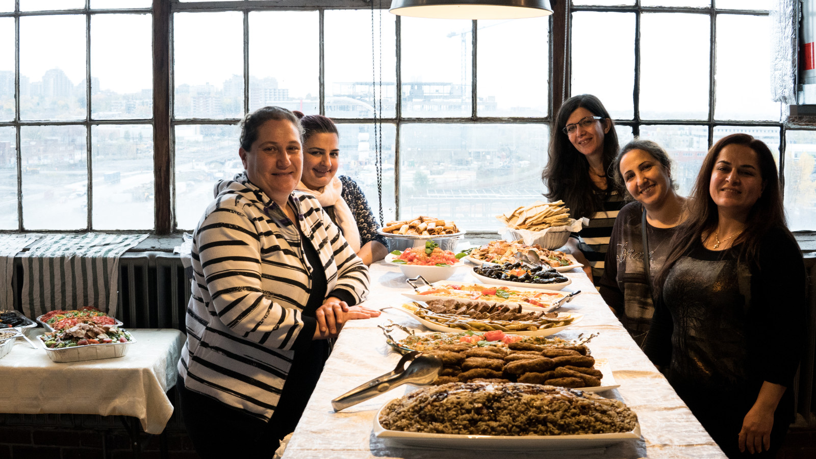 Les Filles Fattoush font rayonner la cuisine syrienne au marché Jean ...