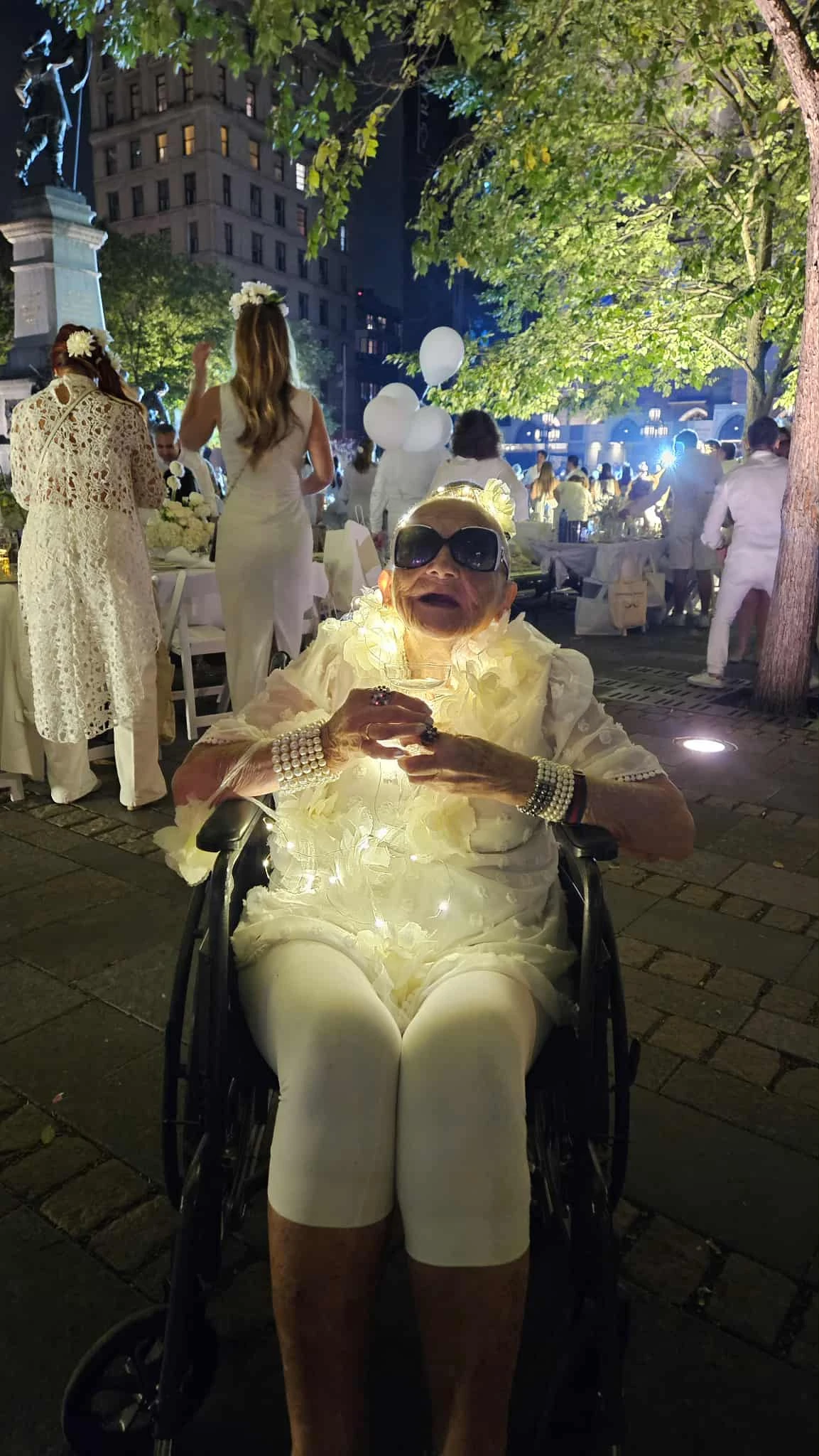 96 ans et demi, encore su’l party