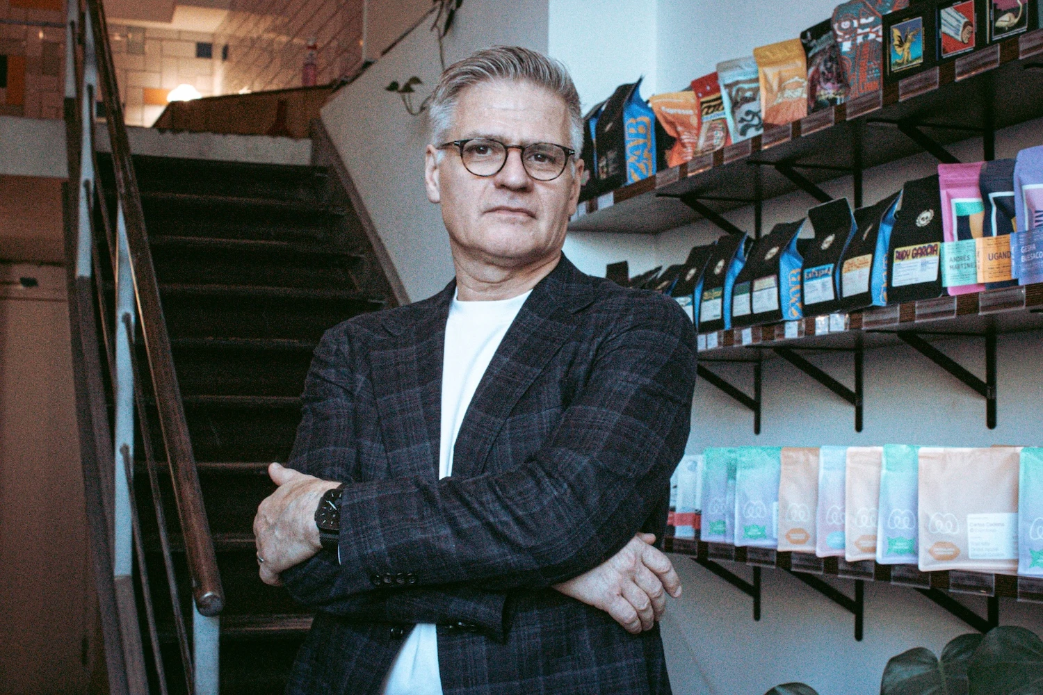 Les employés du café Paquebot connaissent par cœur la commande de Me Johnston : un cappuccino au lait de vache.