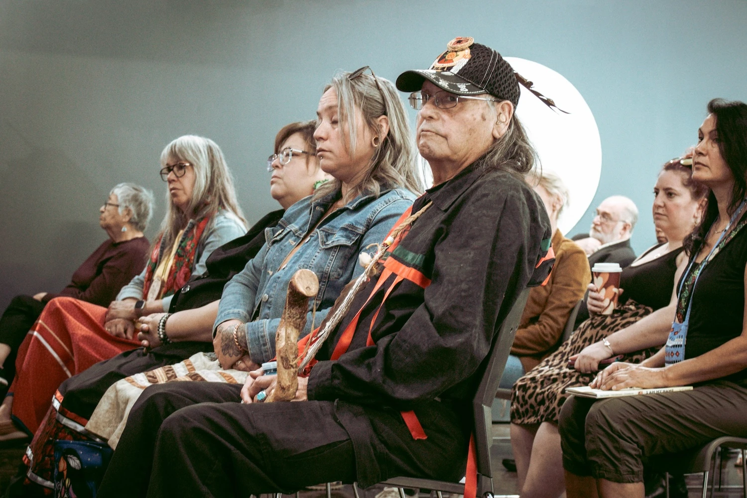 Leo Nicholas dans la salle d’audience du Tribunal permanent des peuples, mardi.