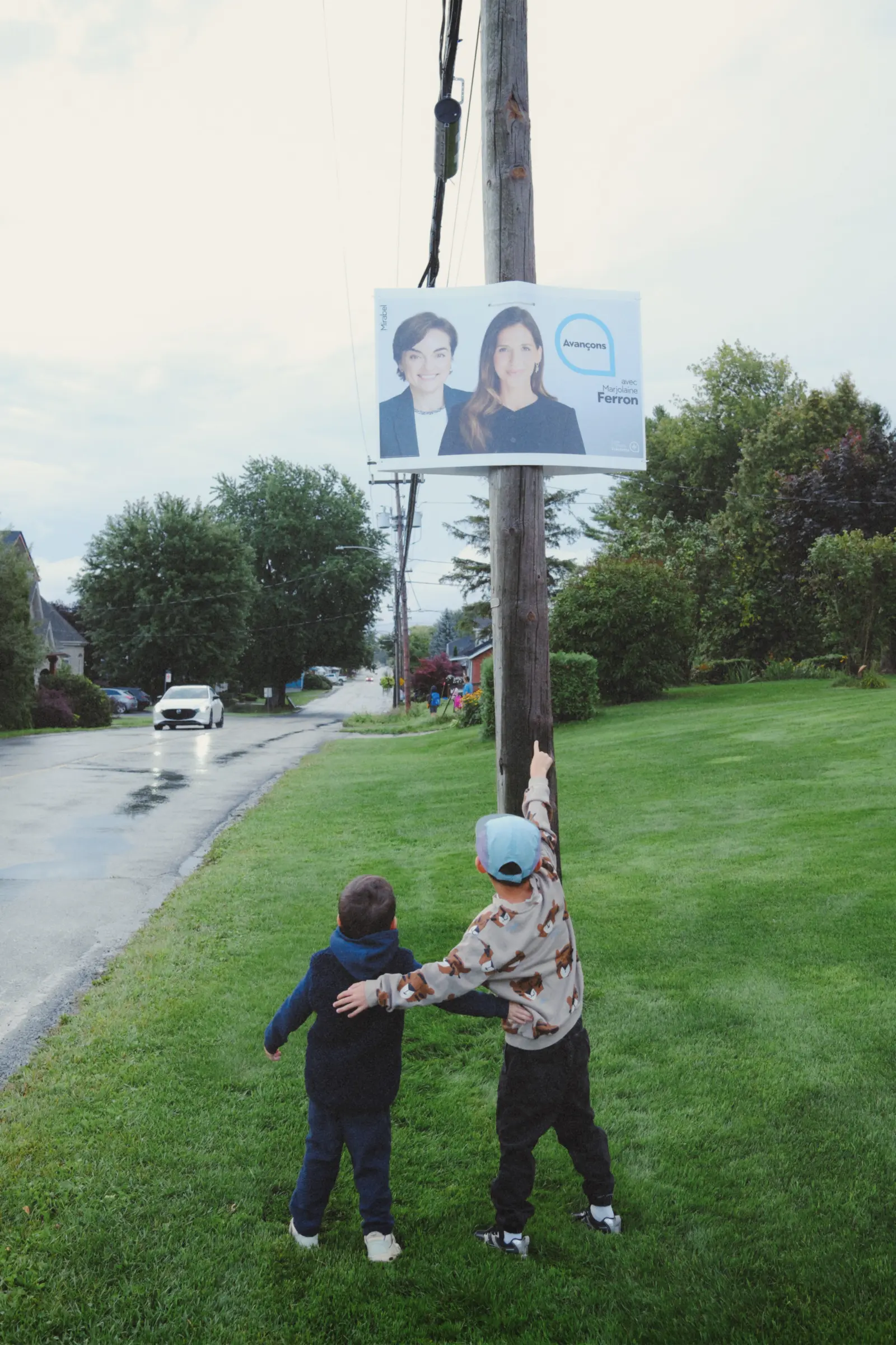 Les garçons de Marjolaine Ferron sont fiers de dire : « Ça, c’est ma maman! », quand ils voient ses pancartes électorales.